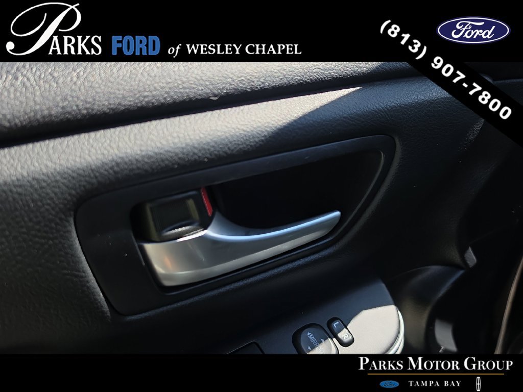 Used 2015 Toyota Camry SE FWD image 17