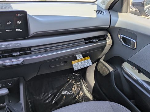 Certified 2025 Kia K4 EX FWD image 17