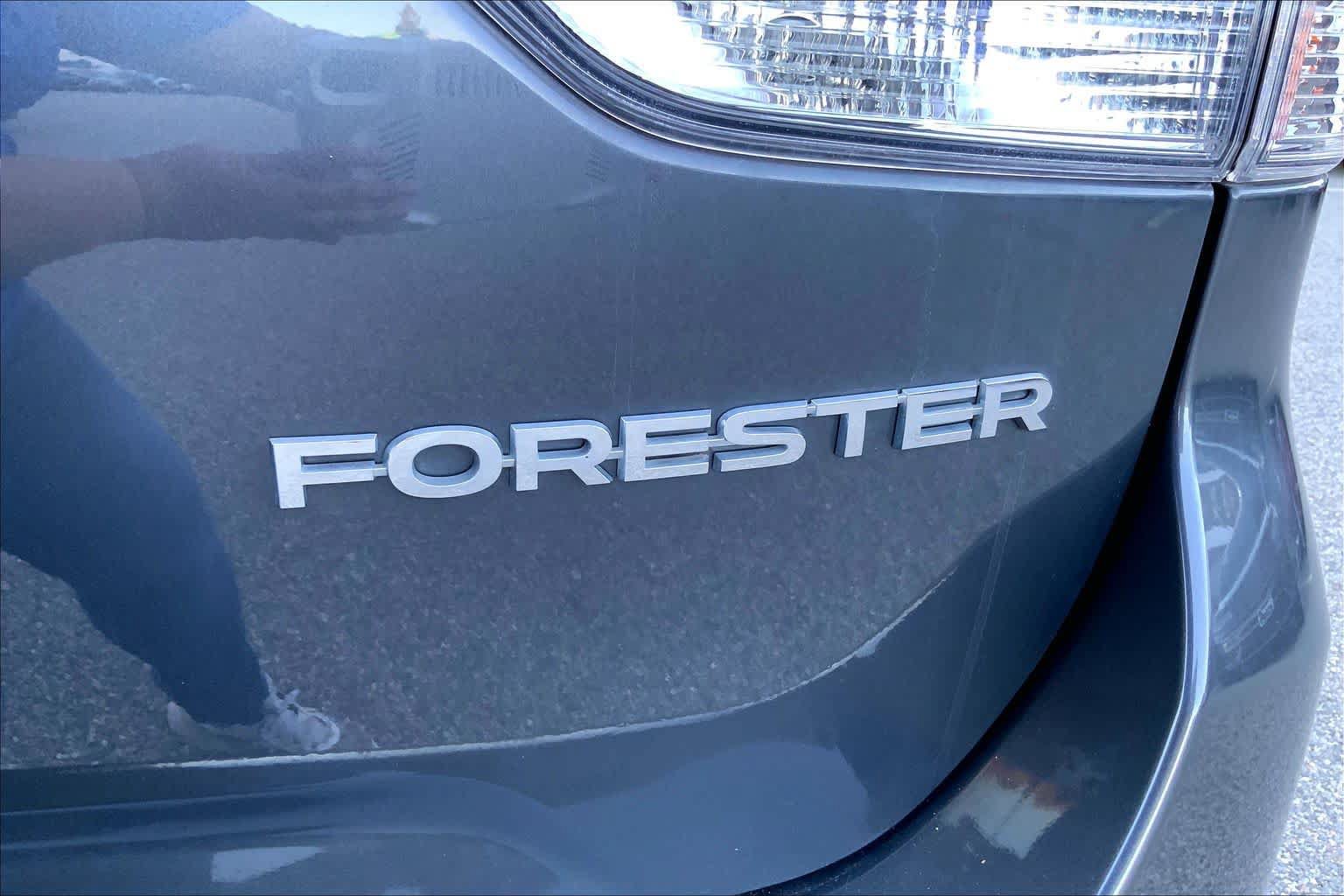 Used 2023 Subaru Forester Limited AWD/4WD image 10