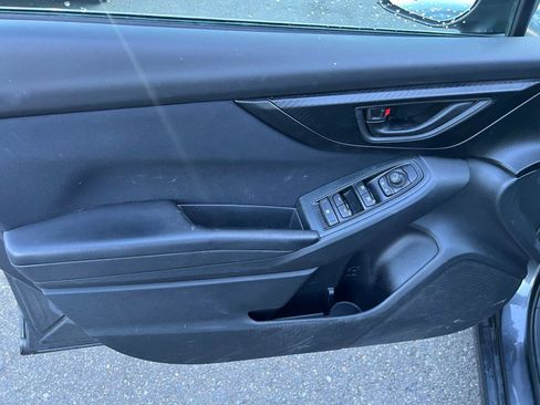 Used 2018 Subaru Impreza 2.0i Premium image 11