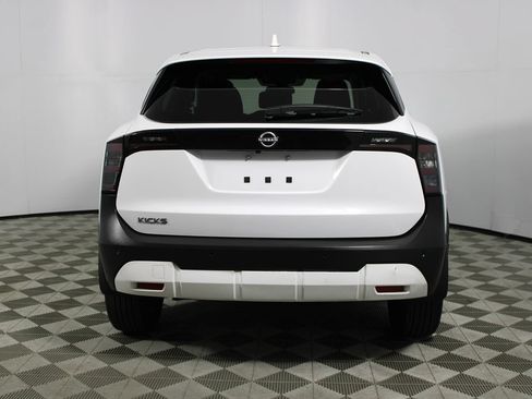 Used 2025 Nissan Kicks SV FWD image 34