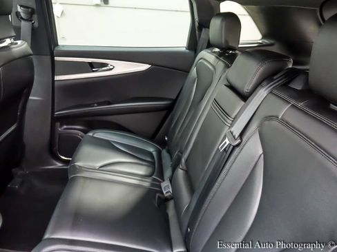 Used 2017 Lincoln MKX Premiere FWD image 11
