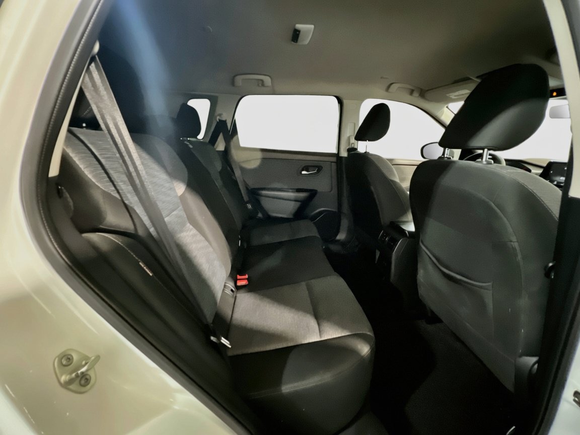 Used 2023 Nissan Rogue SV FWD image 19
