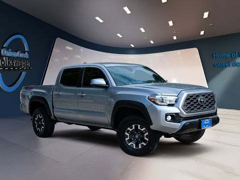 Used 2021 Toyota Tacoma TRD Off-Road w/ Technology Package AWD/4WD image 2
