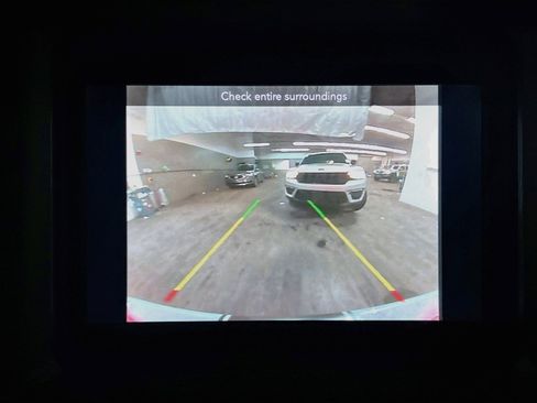 Used 2022 Dodge Charger SXT w/ Blacktop Package RWD image 9