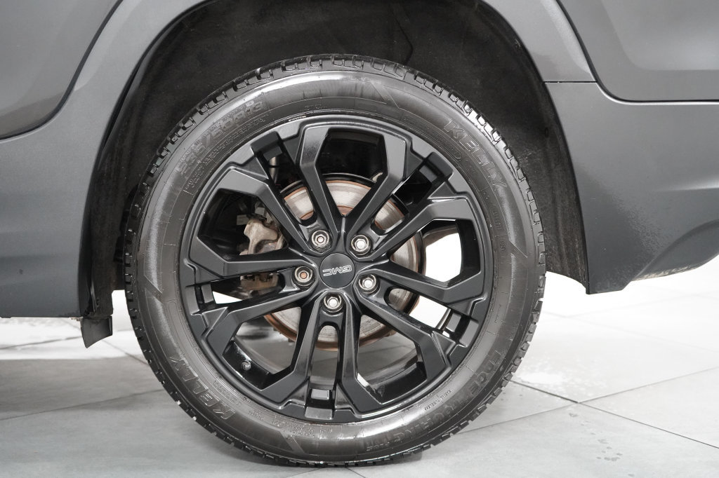Used 2021 GMC Terrain SLE w/ Driver Convenience Package AWD/4WD image 33
