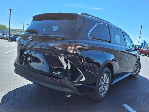 Used 2023 Toyota Sienna LE AWD/4WD image 33