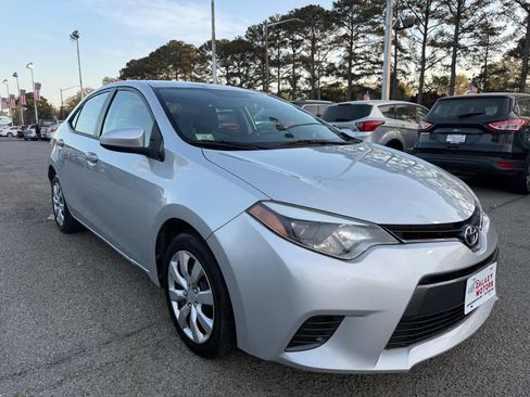 Used 2016 Toyota Corolla LE image 4