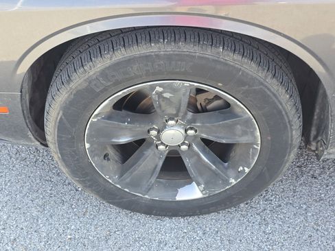 Used 2020 Dodge Challenger SXT image 8