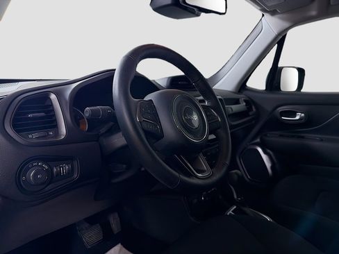 Used 2022 Jeep Renegade Latitude w/ Convenience Group AWD/4WD image 10