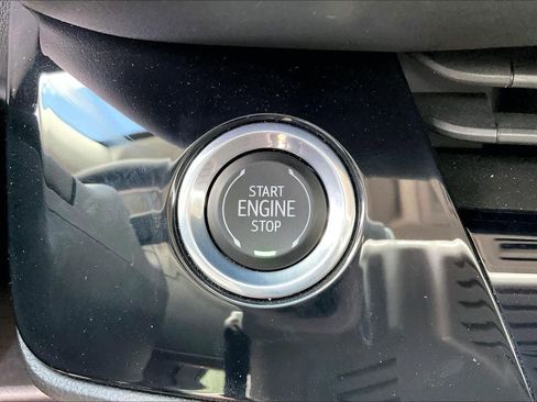Used 2025 Buick Envision Avenir AWD/4WD image 33