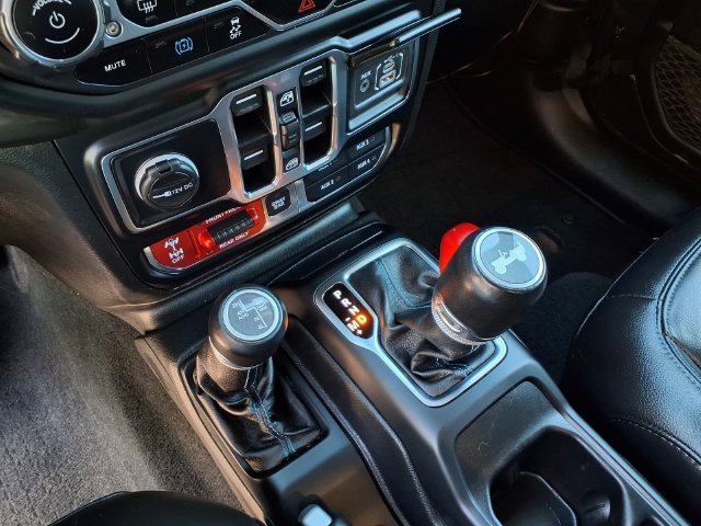 Used 2021 Jeep Wrangler Unlimited Rubicon 4xe w/ Cold Weather Group AWD/4WD image 29