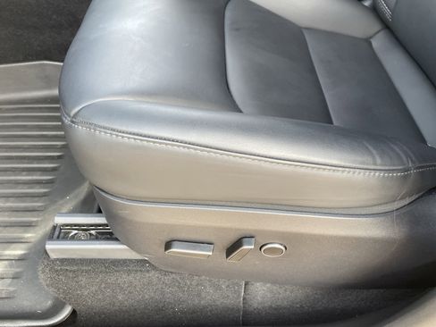 Used 2025 Tesla Model Y Long Range image 21