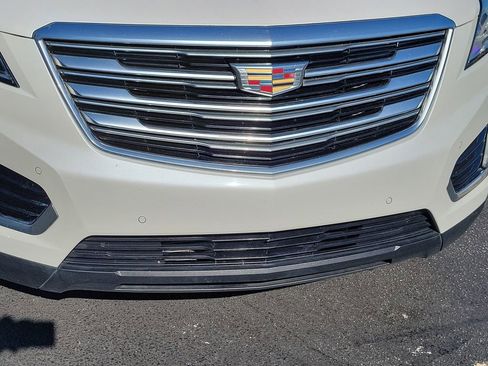 Used 2018 Cadillac XT5 Luxury w/ Driver Awareness Package image 10