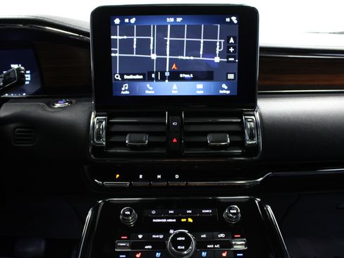 Used 2019 Lincoln Navigator L Select w/ Technology Package image 23