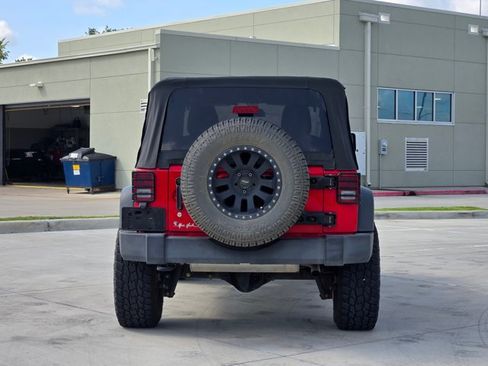 Used 2018 Jeep Wrangler Unlimited Sport S AWD/4WD image 6