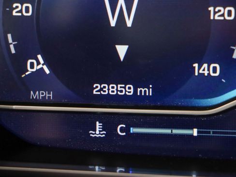 Used 2024 Chevrolet Suburban RST w/ Luxury Package image 17