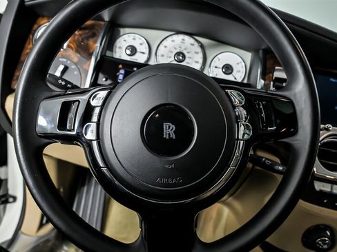 Used 2010 Rolls-Royce Ghost RWD image 30