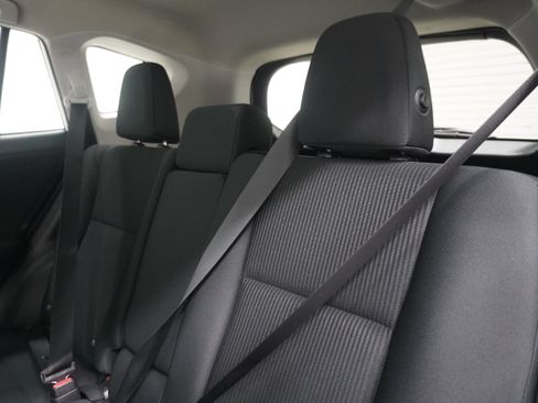Used 2018 Toyota RAV4 LE FWD image 13
