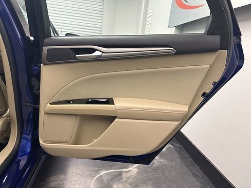 Used 2013 Ford Fusion SE FWD image 13