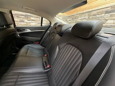 Used 2022 Genesis G70 3.3T AWD/4WD image 33
