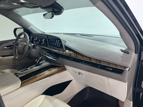 Used 2021 Cadillac Escalade ESV Premium Luxury Platinum image 27