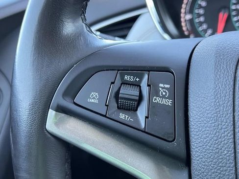 Used 2020 Chevrolet Trax LT w/ LT Convenience Package image 27