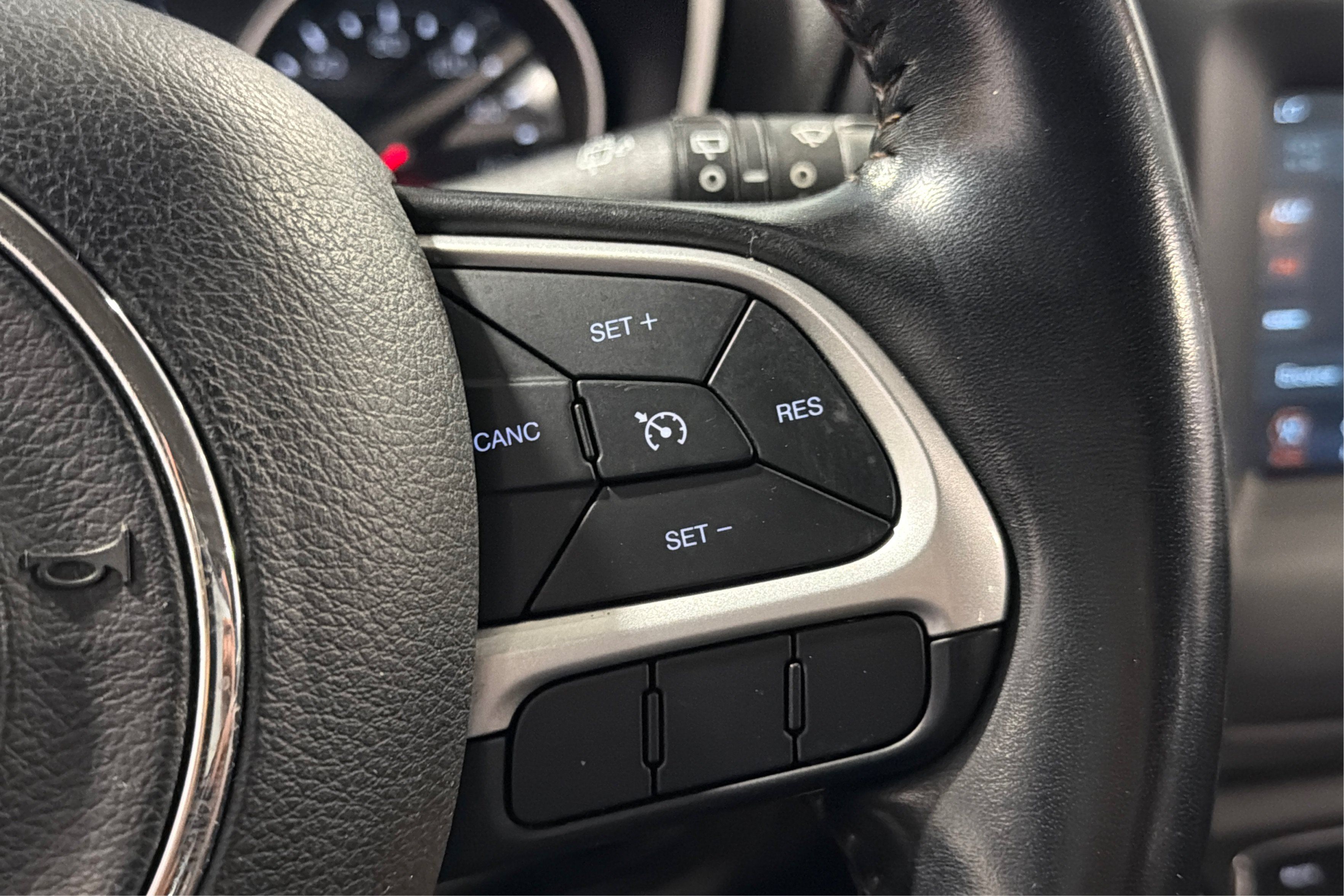 Used 2020 Jeep Compass Latitude AWD/4WD image 24