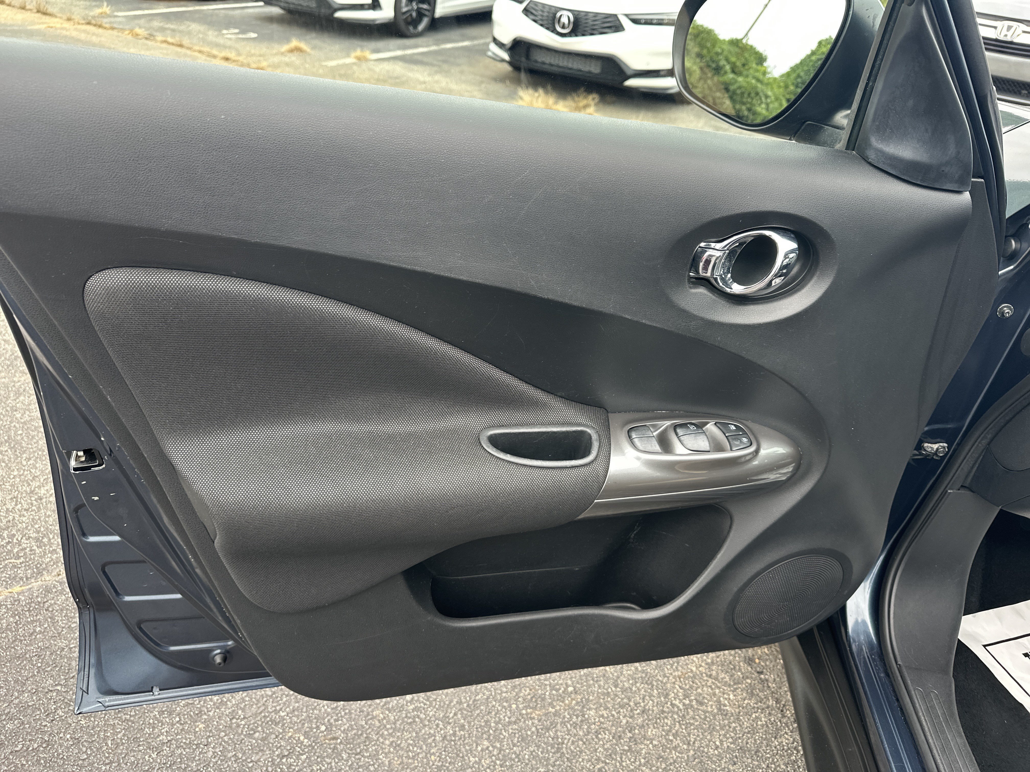 Used 2012 Nissan Juke SL FWD image 10