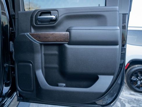 Used 2020 GMC Sierra 2500 Denali w/ Denali Ultimate Package image 16