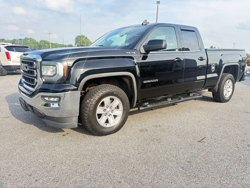 Used 2017 GMC Sierra 1500 SLE w/ SLE Value Package AWD/4WD image 5
