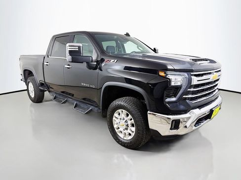 Used 2024 Chevrolet Silverado 3500 LTZ w/ LTZ Premium Package AWD/4WD image 4