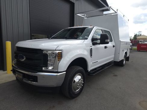 Used 2018 Ford F350 XL w/ Power Equipment Group AWD/4WD image 2