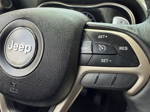 Used 2015 Jeep Grand Cherokee Limited w/ Luxury Group II AWD/4WD image 30