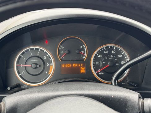 Used 2012 Nissan Titan S image 27