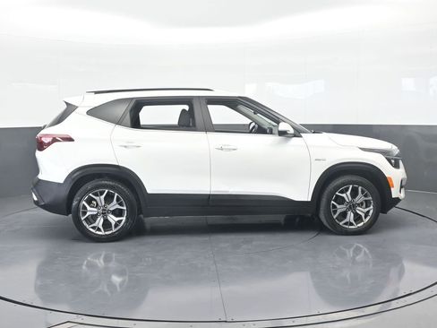 Used 2022 Kia Seltos EX image 7