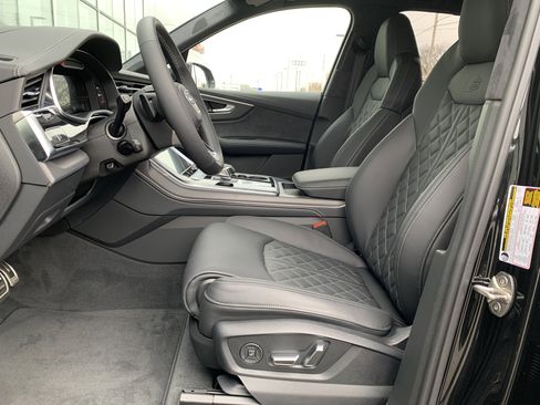 New 2026 Audi SQ7 Prestige image 9