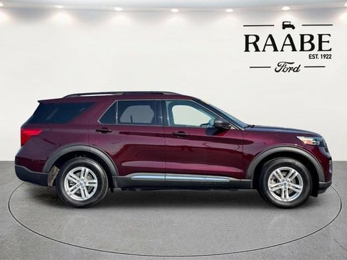 Used 2022 Ford Explorer XLT w/ Equipment Group 202A AWD/4WD image 8