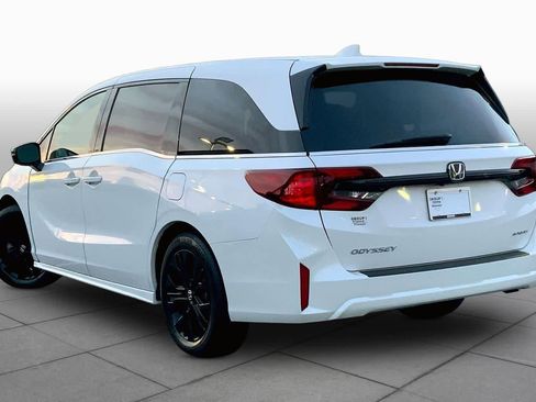 Used 2025 Honda Odyssey Sport-L image 12