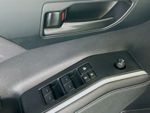 Used 2024 Toyota Highlander LE image 15