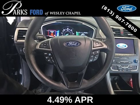 Used 2020 Ford Fusion SE FWD image 4