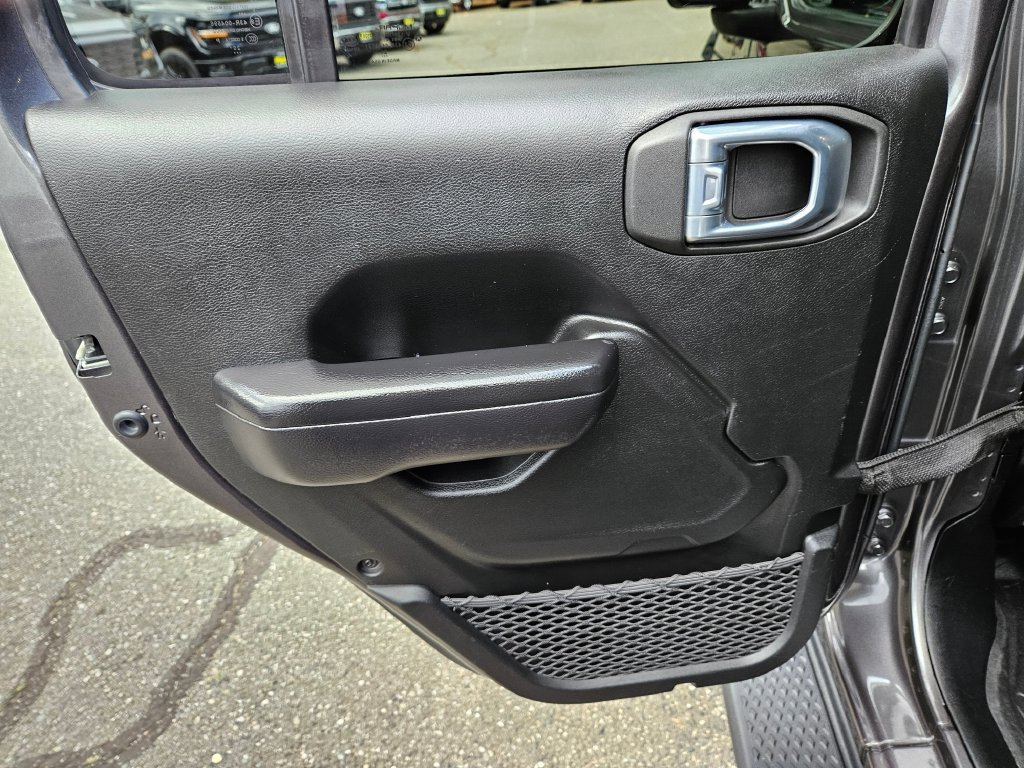 Used 2021 Jeep Gladiator Sport AWD/4WD image 19