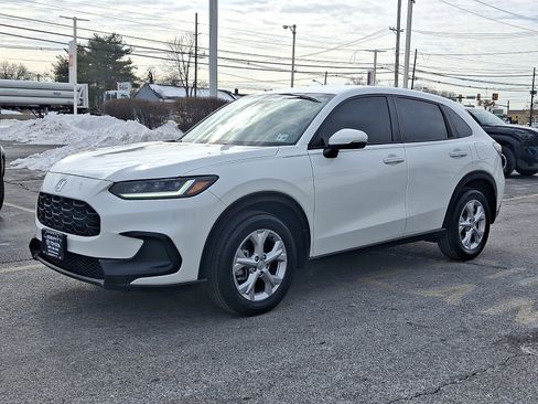 Used 2023 Honda HR-V LX image 3