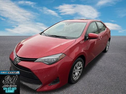 Used 2017 Toyota Corolla LE FWD image 4