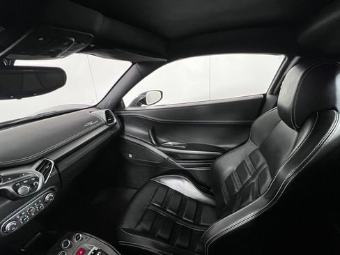 Used 2013 Ferrari 458 Italia Coupe RWD image 30