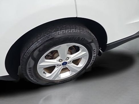 Used 2018 Ford Edge SE w/ Cargo Accessory Package image 15