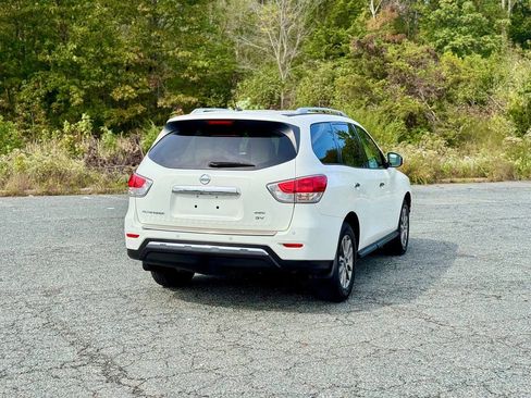 Used 2014 Nissan Pathfinder SV image 7
