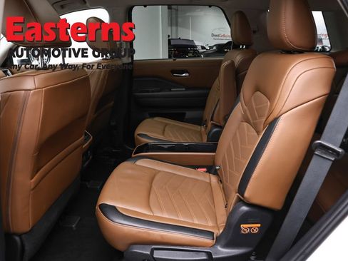 Used 2023 Nissan Pathfinder Platinum AWD/4WD image 23