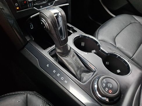 Used 2018 Ford Explorer XLT w/ Equipment Group 202A AWD/4WD image 15