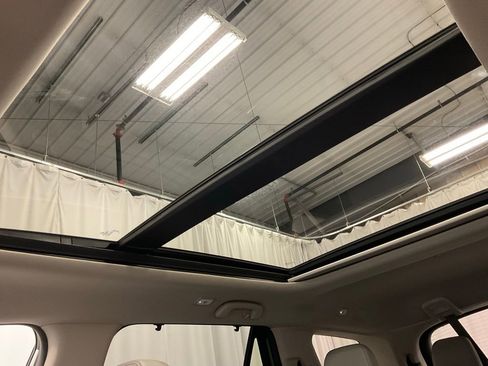 Used 2023 Honda Pilot Touring image 22